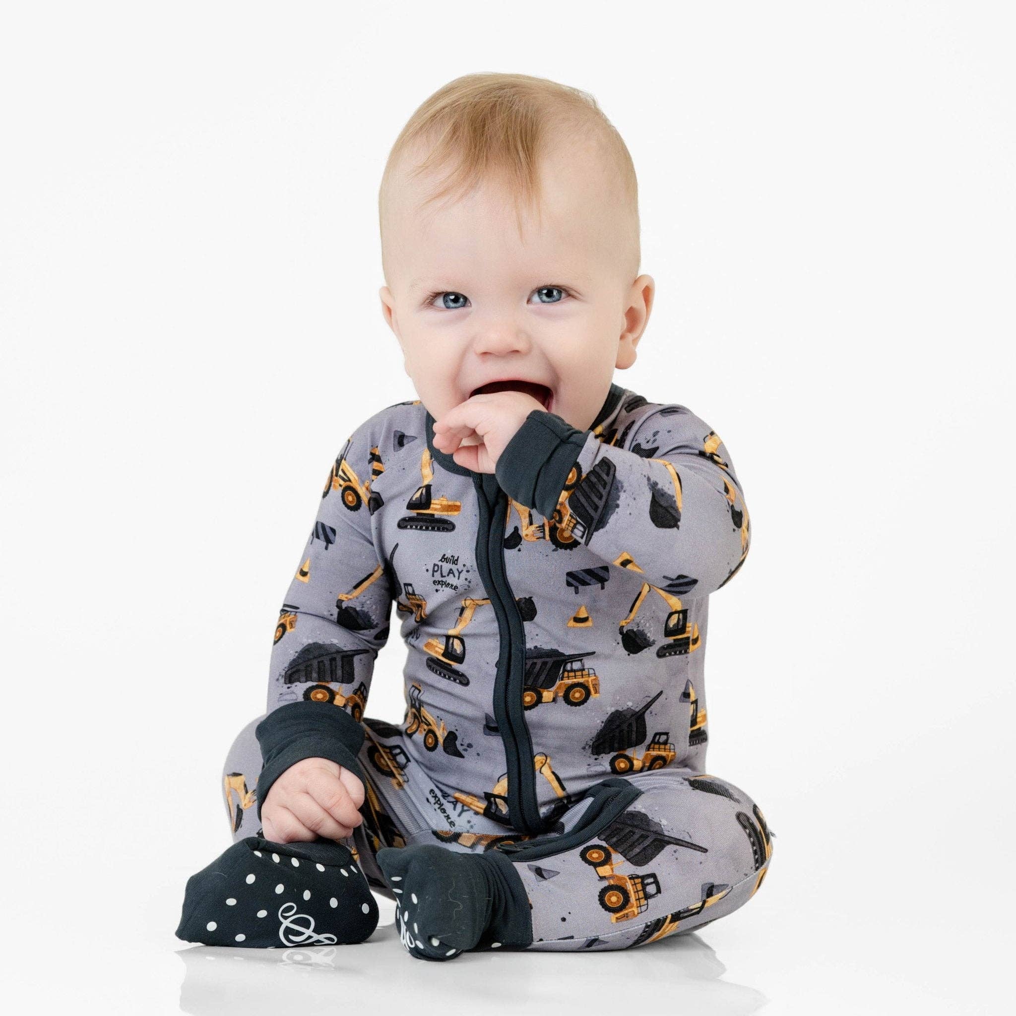 Snooze Crew Romper, construction  bamboo baby romper.