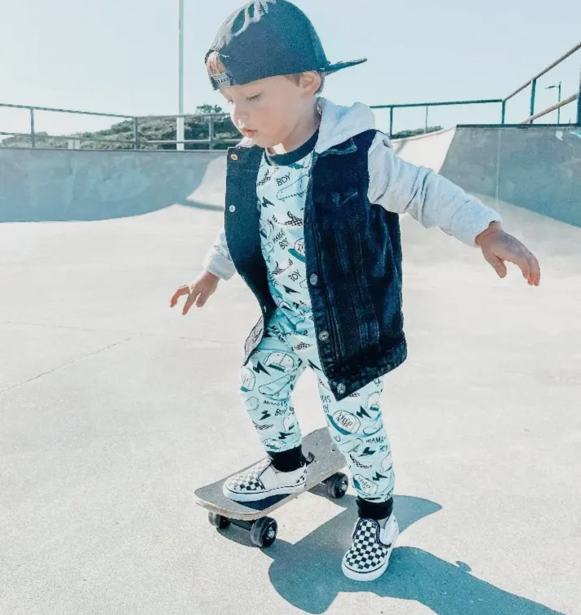 Blue Mama’s Skateboard Checkered-Boy 2PC