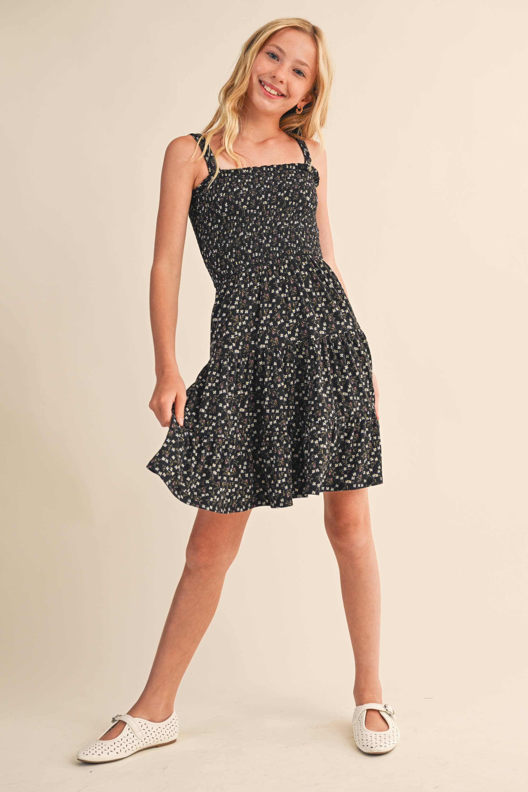 TWEEN KIDS GIRLS SMOCKED KNIT TIERED SHORT DRESS (7-12)